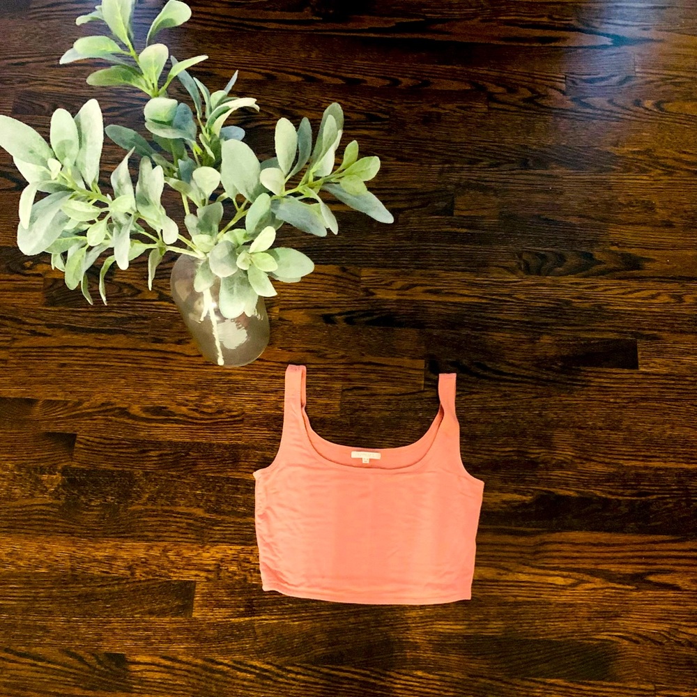 Cute boutique crop top. Size small.
